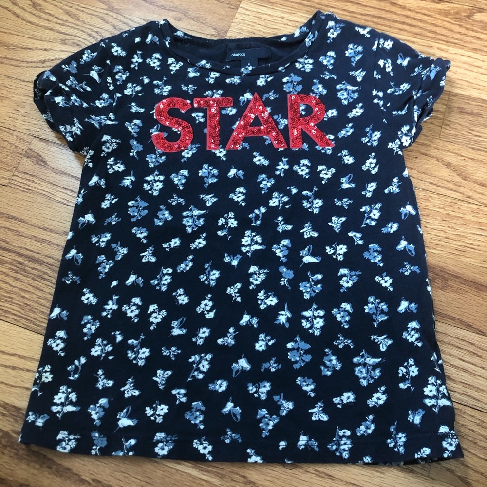 SOLD as free gift GAP Sequin Star Tee size 6-7